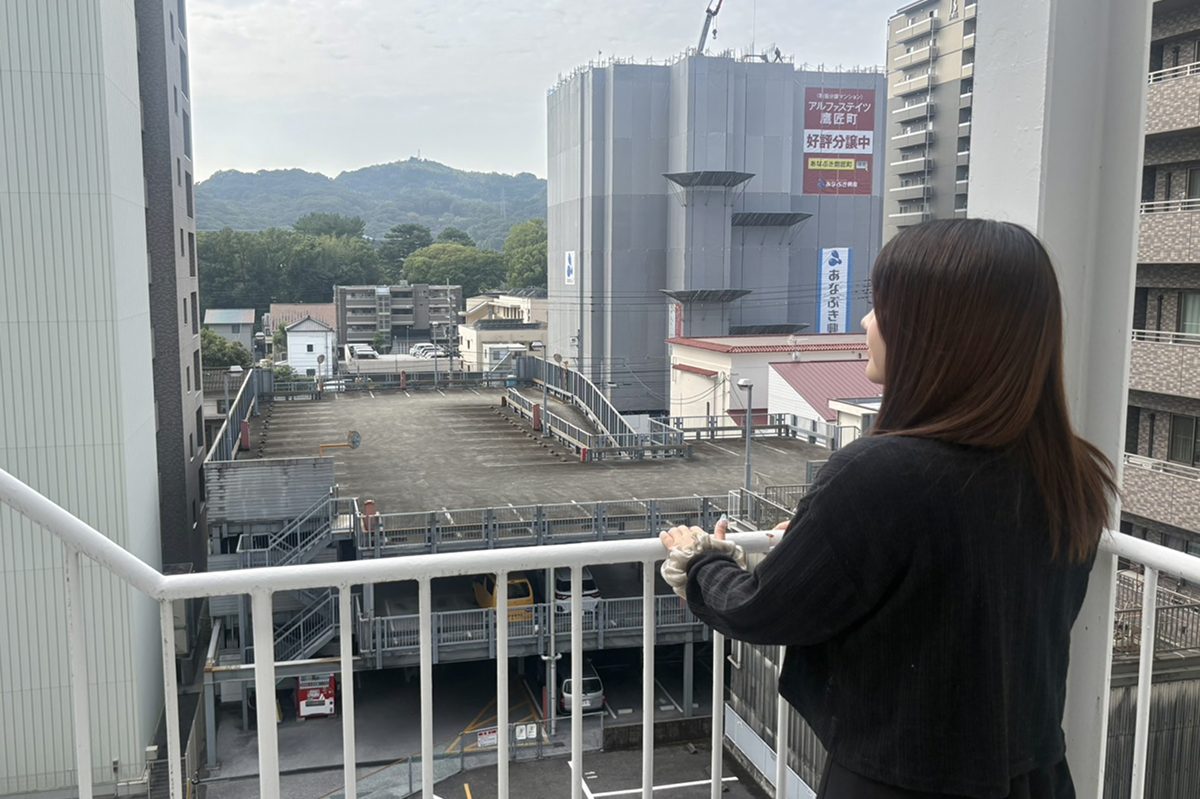 女の背中 画像